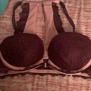 I’m selling a Victoria secret bra